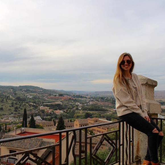 Meet your Posher, Becca - Picture 1 of 1